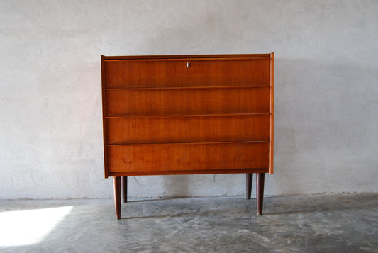 Short chest of drawers with lipped handles