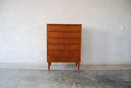 Chest of six drawers in teak