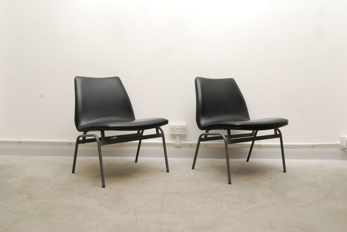 New price: Pair of occasional chairs by DUBA