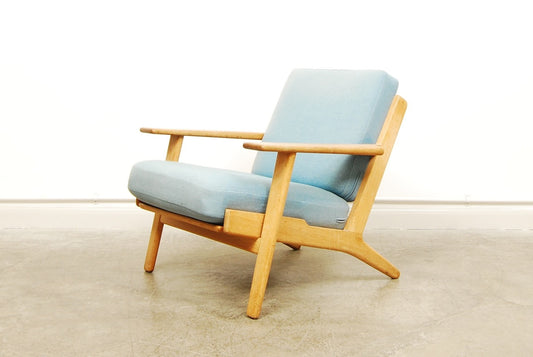 GE-290 by Hans J. Wegner