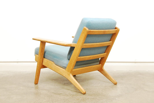 GE-290 by Hans J. Wegner