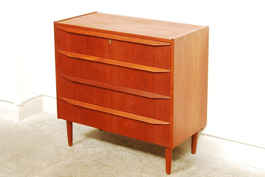 Short chest of teak drawers