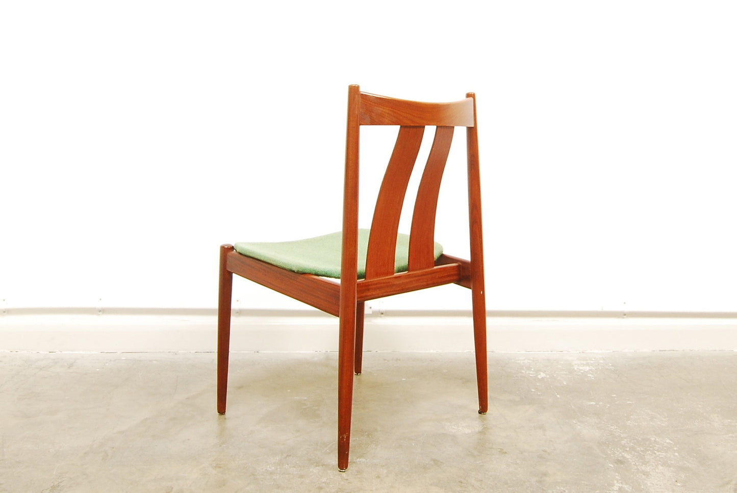 Weekend special: Dining chair by Arne Vodder