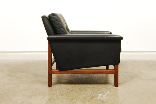 Black leather lounger