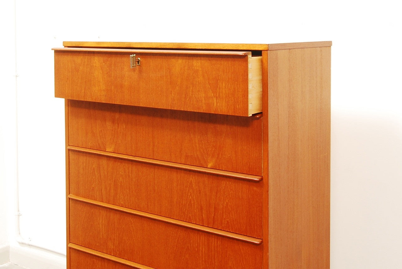 Chest of six drawers