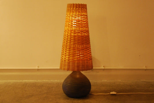 Swedish table lamp with wicker shade