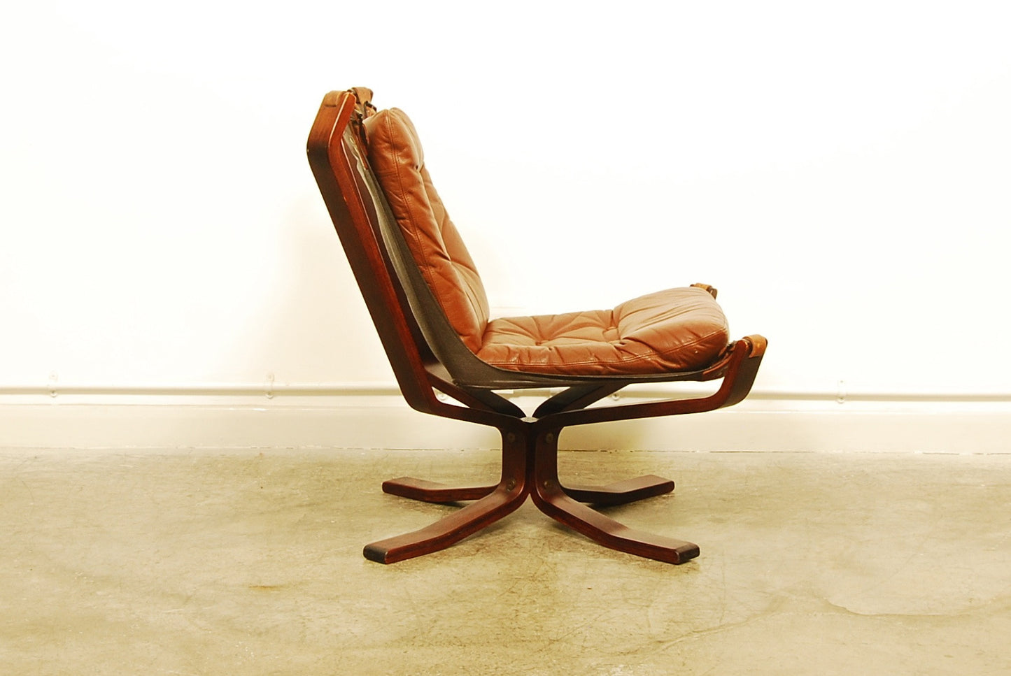 Falcon chair