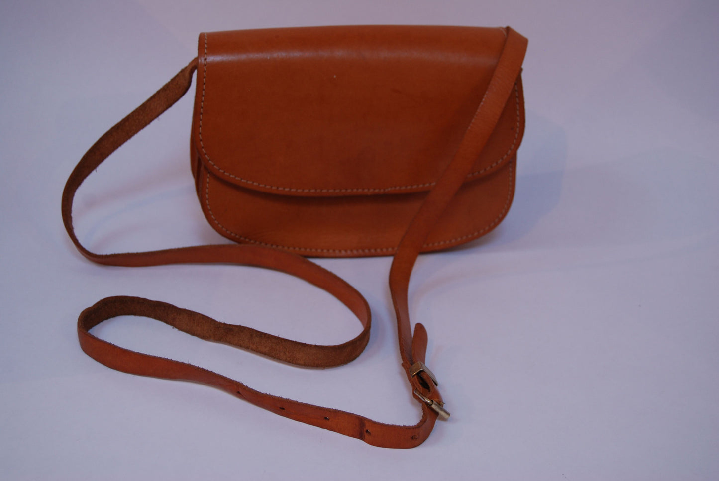 Vintage tan leather purse