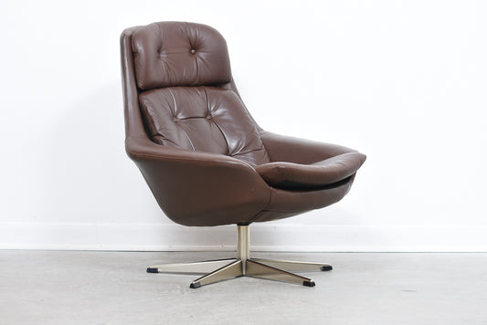 Leather swivel chair by H.W Klein