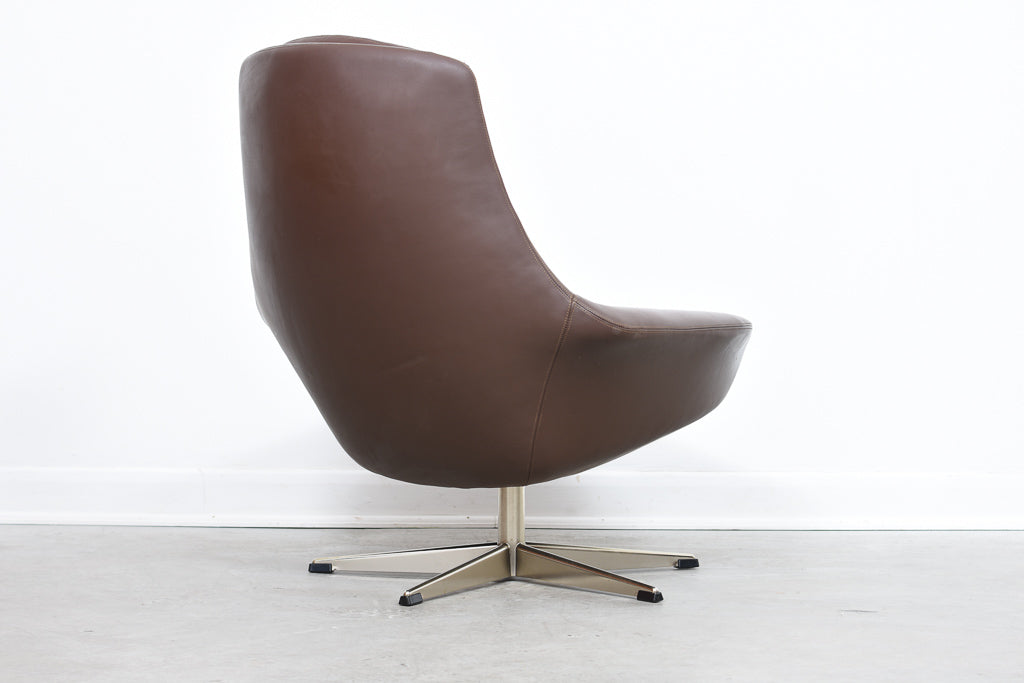 Leather swivel chair by H.W Klein