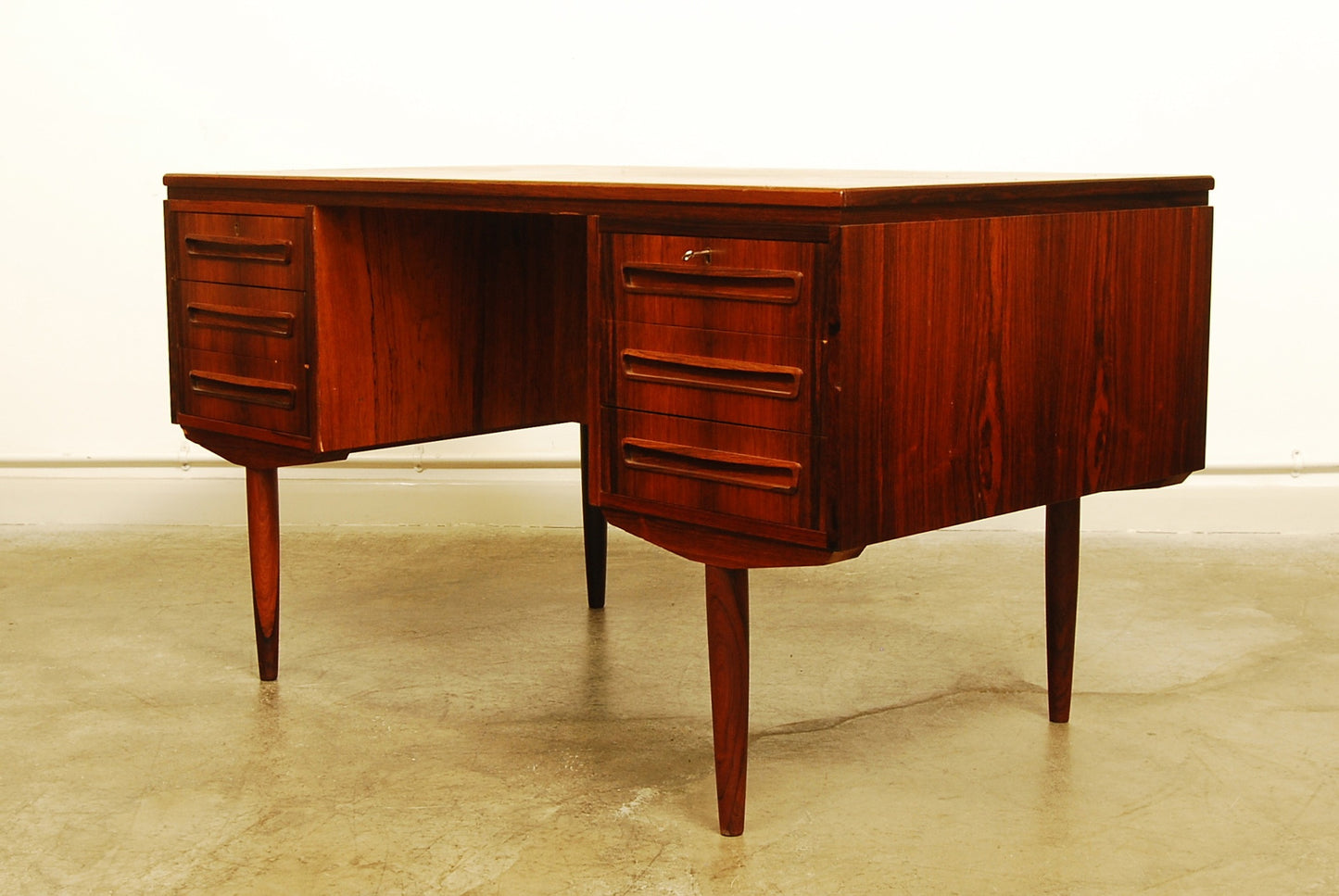 On sale: Rosewood desk by J Svenstrup