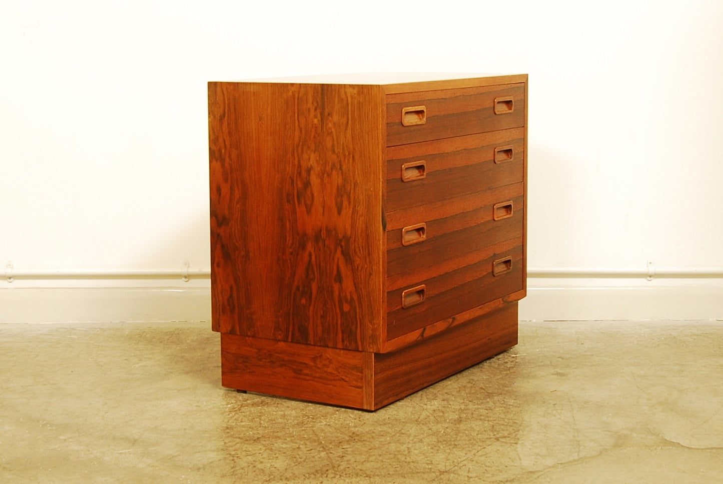 Rosewood chest of drawers by Poul Hundevad