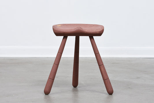 Lacquered oak milking stool - Rose