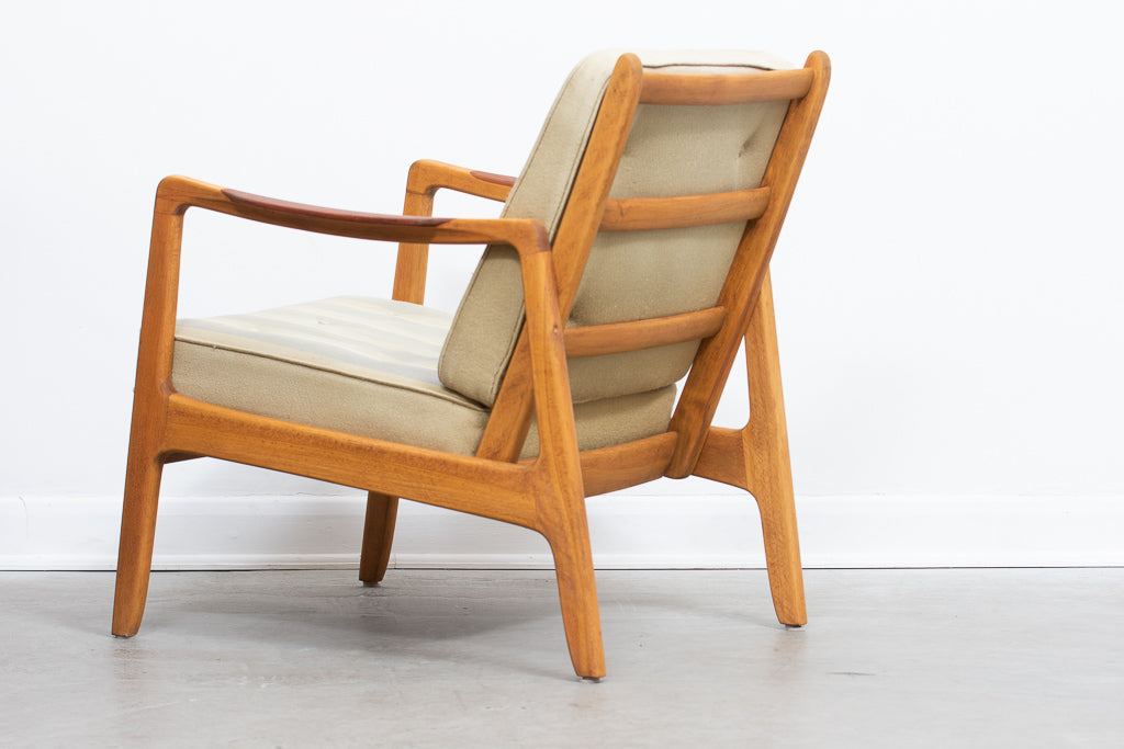 New upholstery included: FD-109 lounge chair in beech