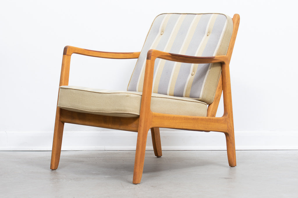 New upholstery included: FD-109 lounge chair in beech