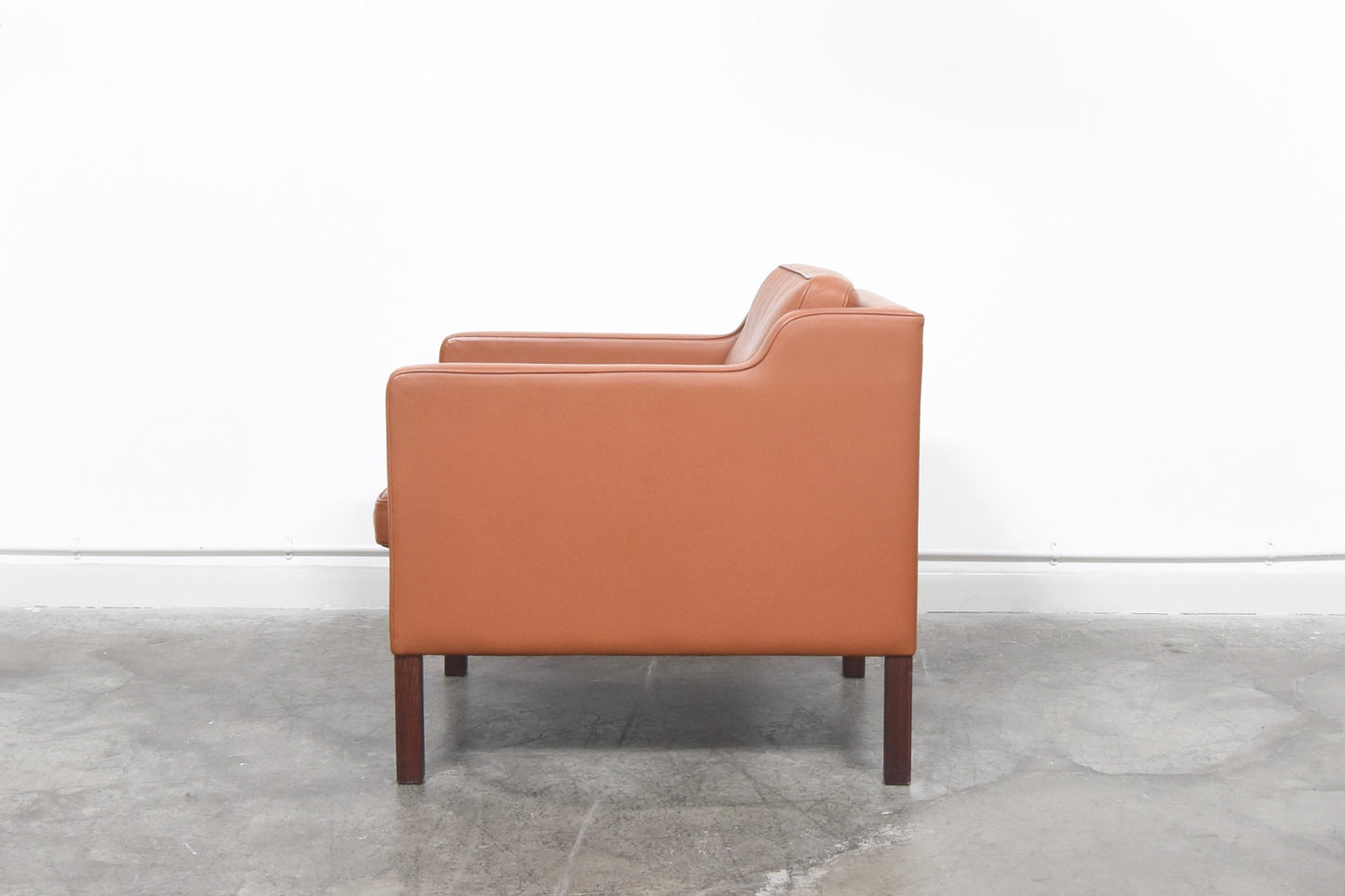 Lounger in cognac leather