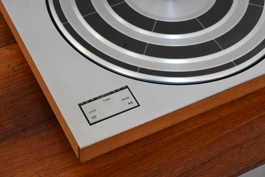 Vintage Beogram 1902 record player by Bang & Olufsen