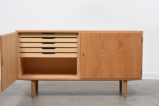 Oak sideboard by Poul Hundevad