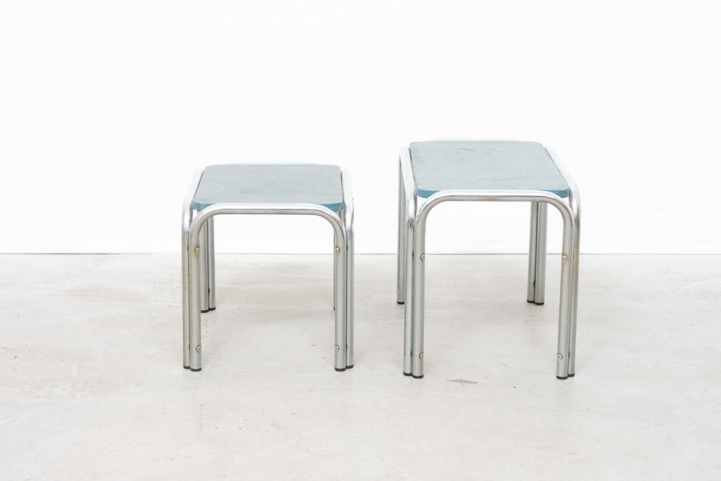 Nest of two tables with steel frames