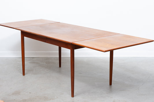 Extending Danish dining table no. 1