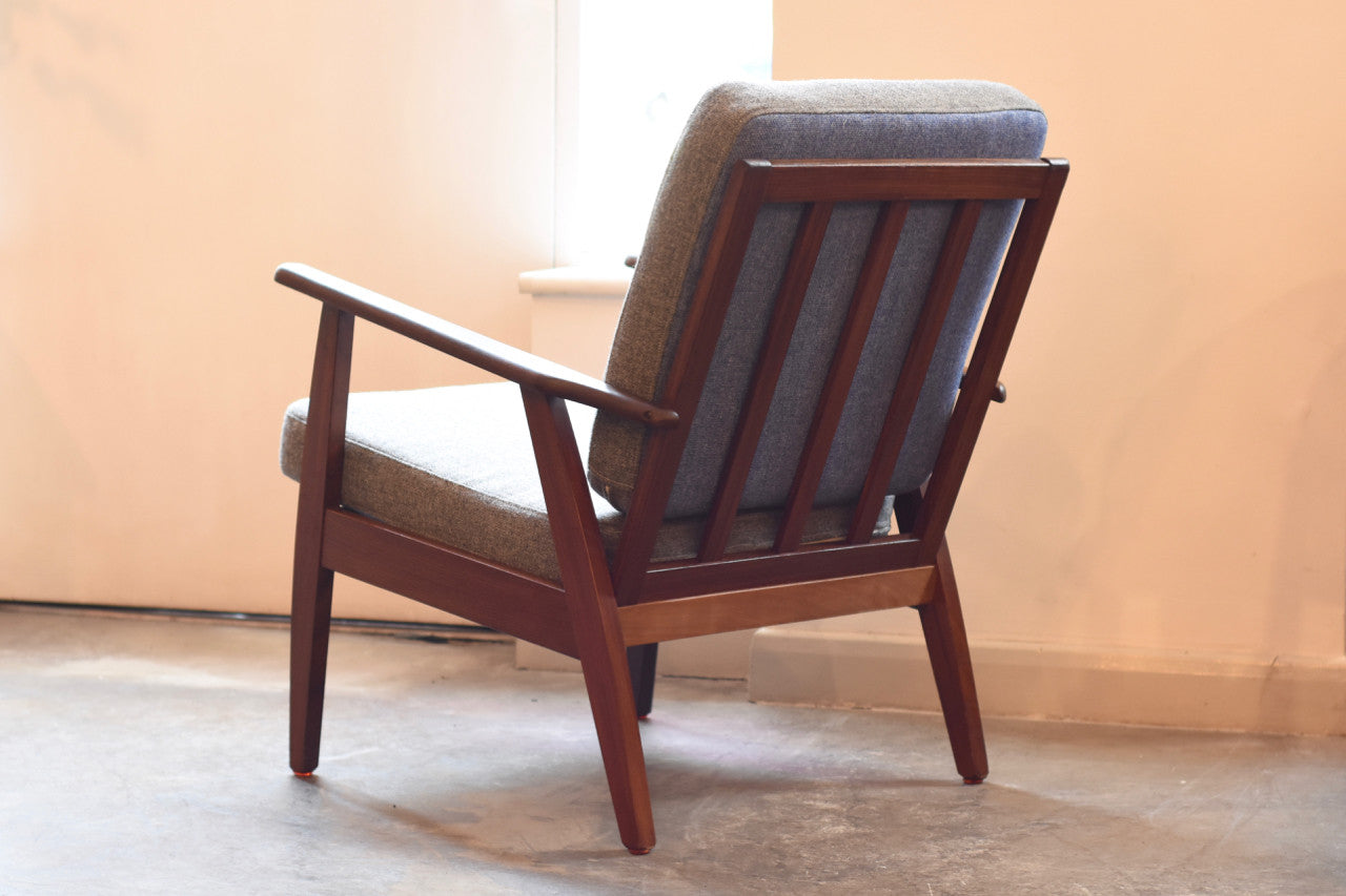 Teak lounge chair with reversible cushions