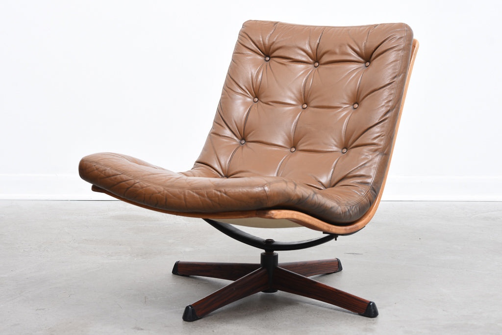 Vintage lounger on swivel base by Göte Möbler