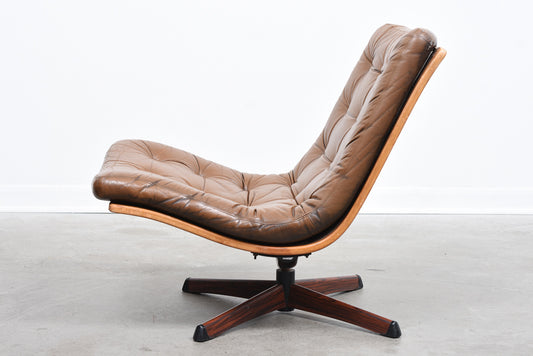 Vintage lounger on swivel base by Göte Möbler