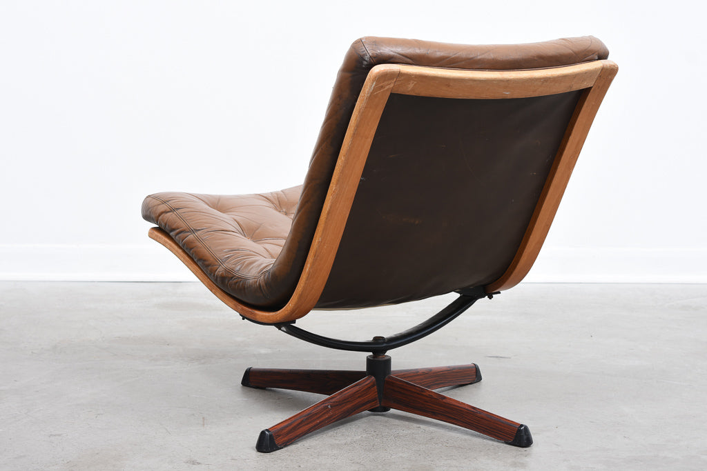 Vintage lounger on swivel base by Göte Möbler