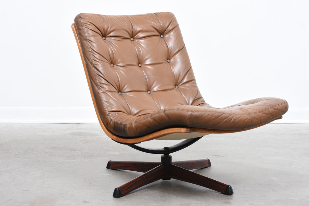 Vintage lounger on swivel base by Göte Möbler