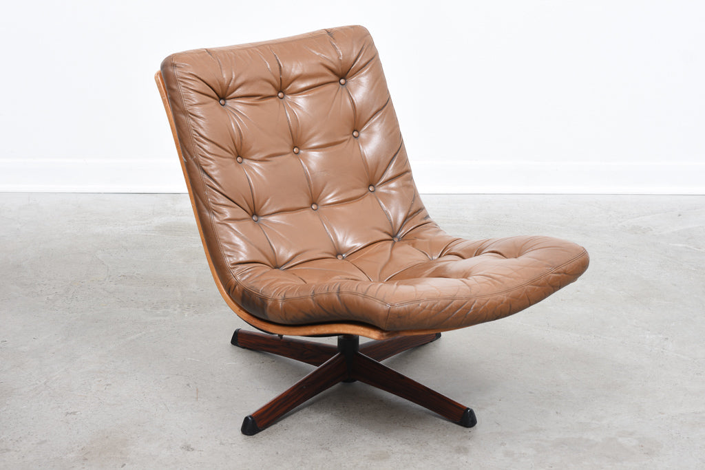 Vintage lounger on swivel base by Göte Möbler