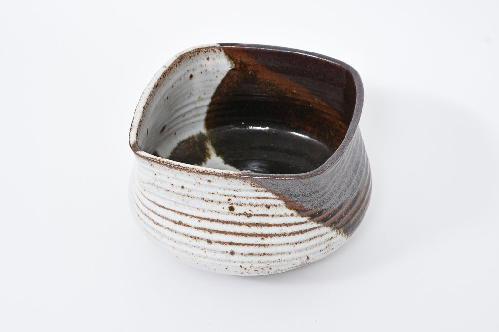 Squared stoneware bowl by Jørgen Finn Petersen