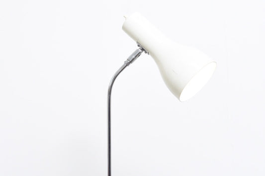 Height-adjustable floor lamp