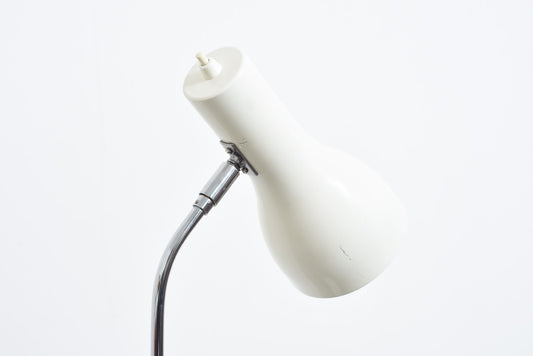 Height-adjustable floor lamp