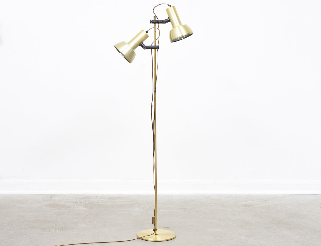 1970s twin-headed floor lamp with brass finish