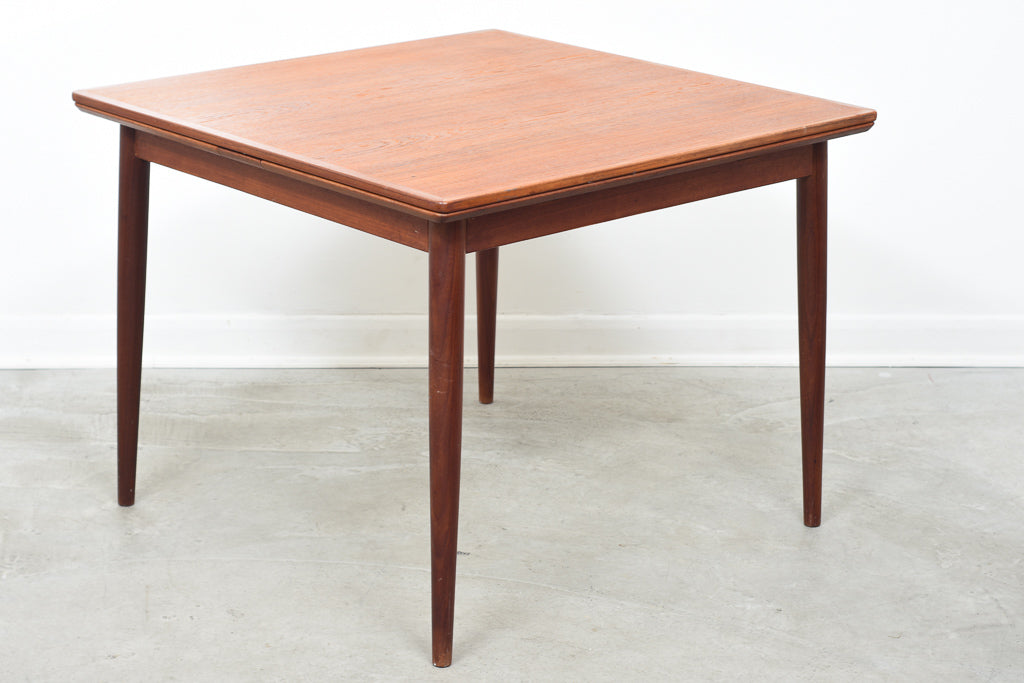 Square extending dining table in teak – CHASE & SORENSEN