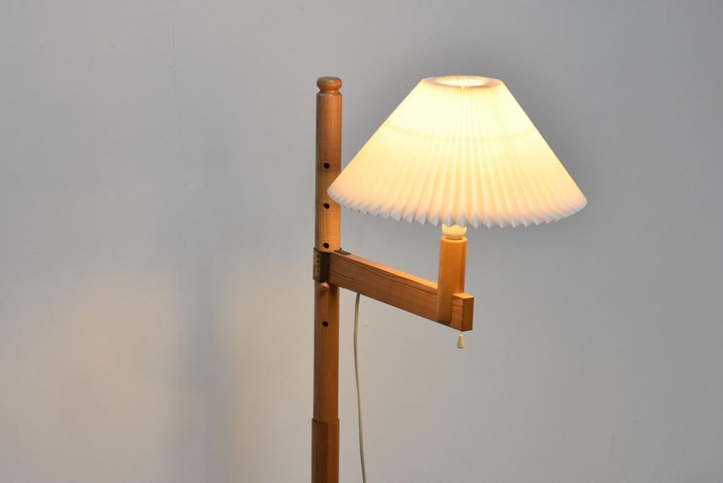 Vintage pine floor lamp