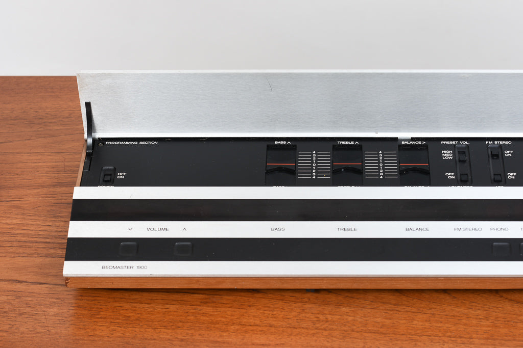 Vintage stereo receiver and speakers by Bang & Olufsen