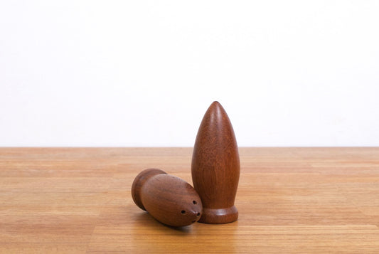 Salt and pepper shakers in teak