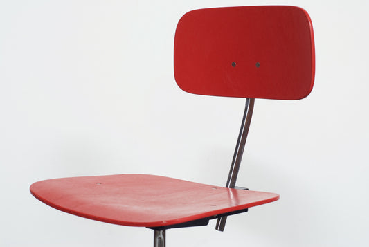 Adjustable desk chair by Rabami
