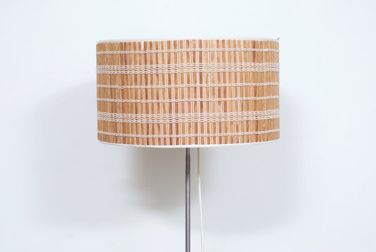 Height-adjustable floor lamp