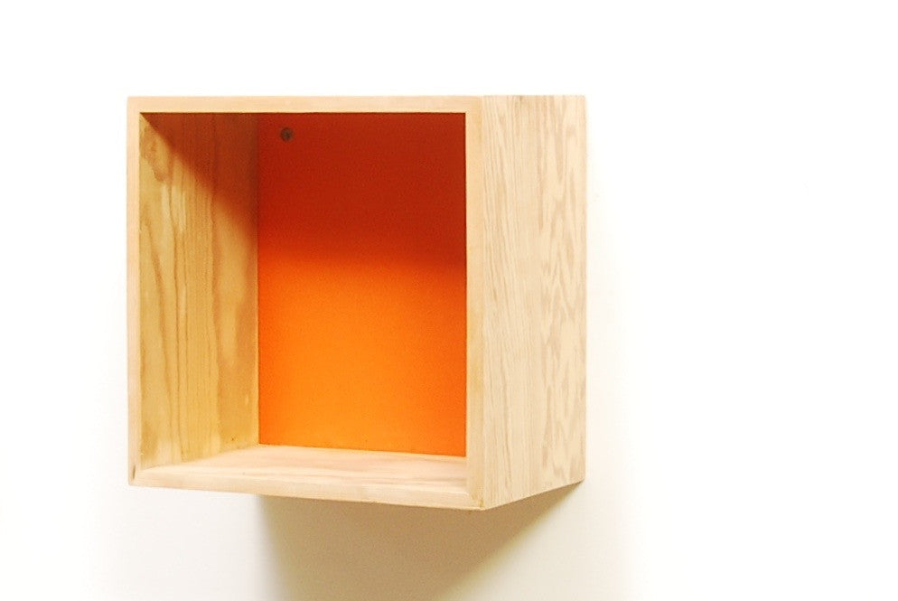 Wall-mounted cubic shelf