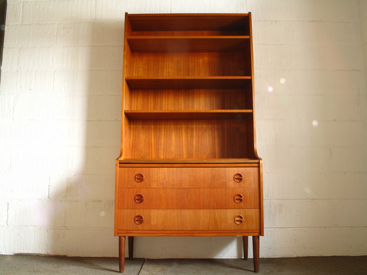 Bureau / bookshelf in teak