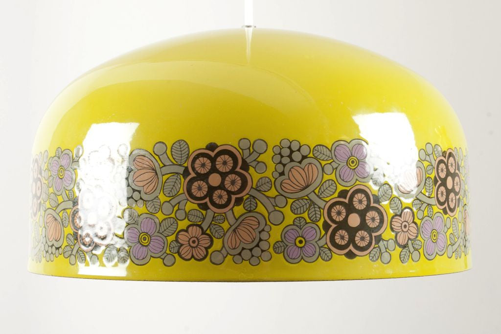 Enamelled steel lamp shade with floral print