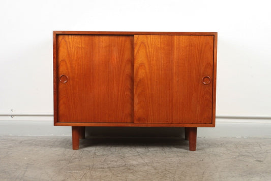 Short sideboard in teak