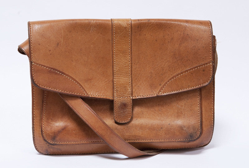 Vintage leather shoulder bag