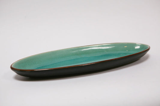 Oval ceramic plate