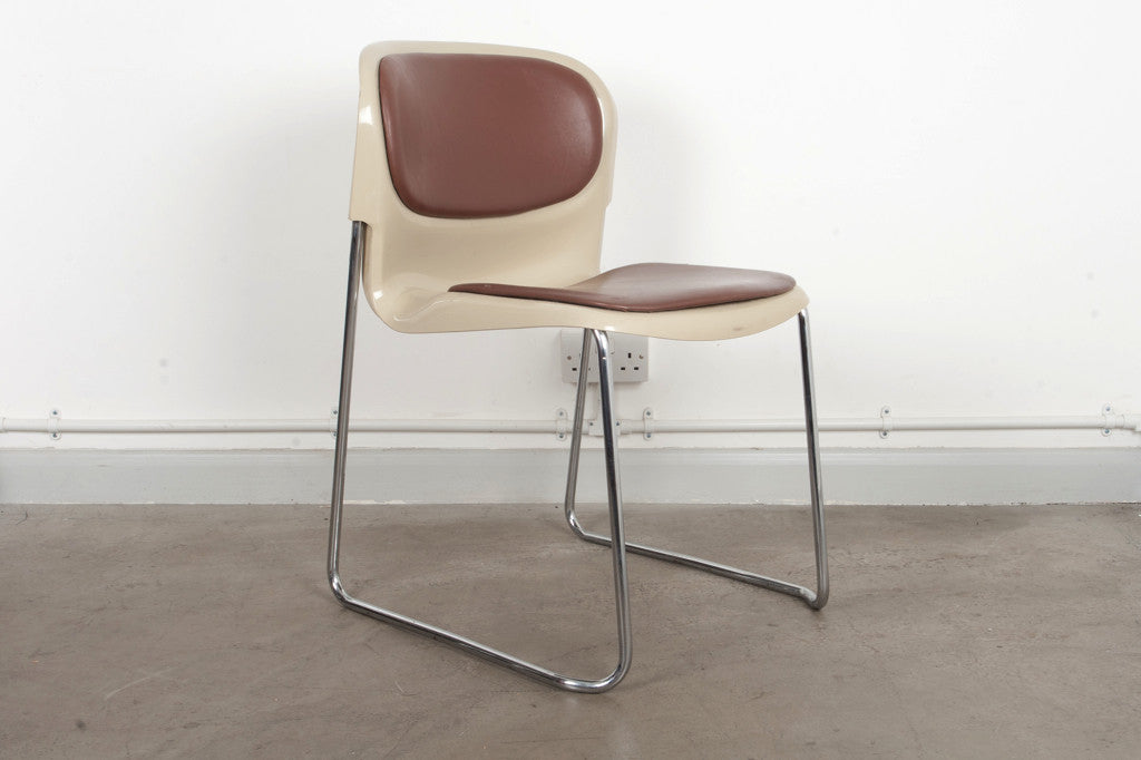 Set of five SM400 stacking chairs by Gerd Lange