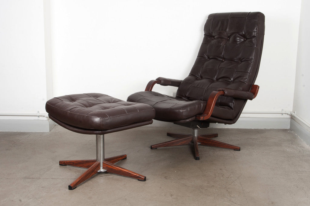 Reclining lounge chair with footstool