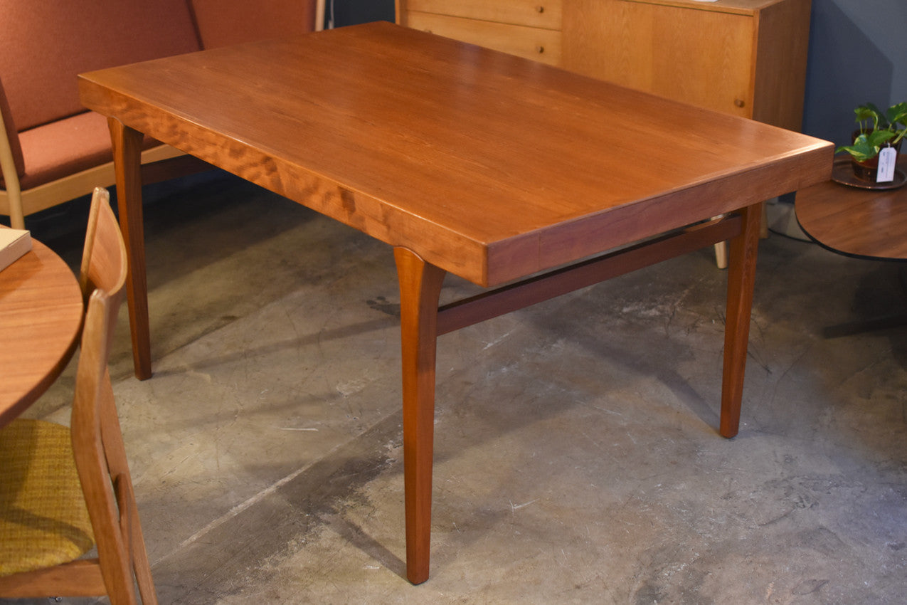 Just in: Extending teak dining table