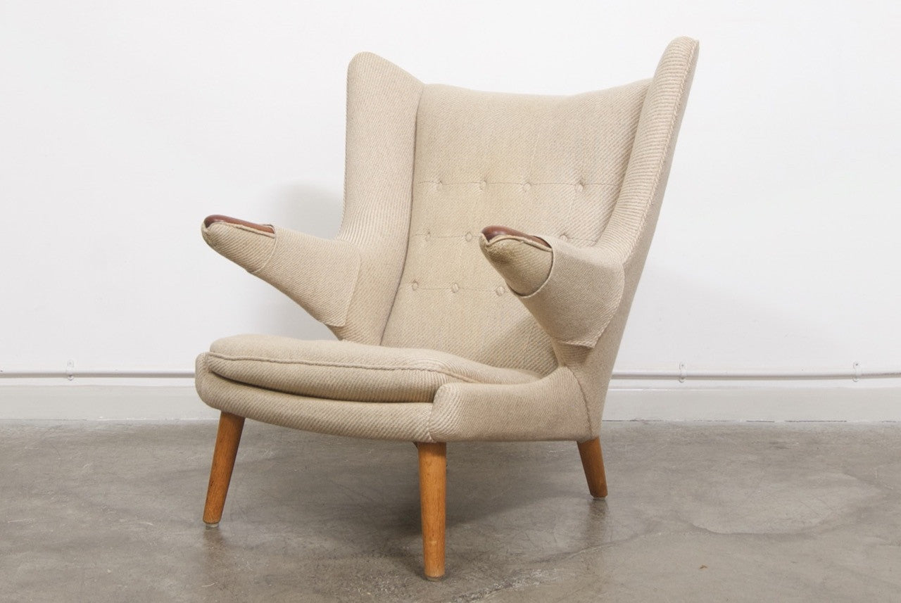 Papa bear lounge chair by Hans Wegner